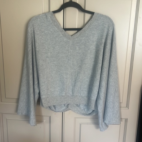 Illa illa medium gray waffle cropped long sleeve shirt - Picture 2 of 2